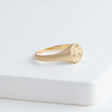 Load image into Gallery viewer, Diamond starry signet ring
