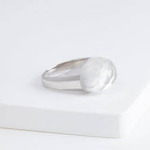 Load image into Gallery viewer, Mini rock faceted round milky quartz ring - silver