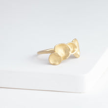 Load image into Gallery viewer, Gold petal four petal ring