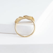 Load image into Gallery viewer, Gold petal four petal ring