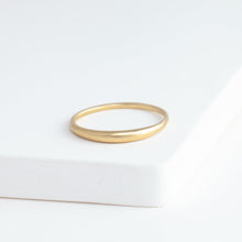 Load image into Gallery viewer, Crescent ring