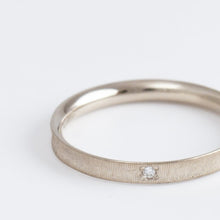 Load image into Gallery viewer, Lucia Sori 2.4mm WG with diamond
