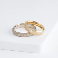 Load image into Gallery viewer, Snow 4mm YG with diamonds