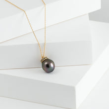 Load image into Gallery viewer, Swirl black pearl long necklace