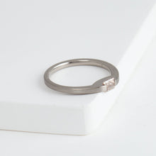 Load image into Gallery viewer, Unite ring with brownish pink diamond