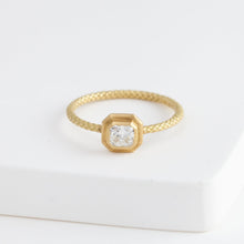 Load image into Gallery viewer, EDITIONS One-of-a-kind antique cut diamond ring