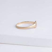 Load image into Gallery viewer, White diamond cat signet ring