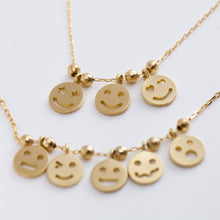 Load image into Gallery viewer, Smiley paper clip chain necklace