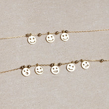 Load image into Gallery viewer, Smiley paper clip chain necklace