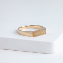 Load image into Gallery viewer, Rutilated quartz signet ring