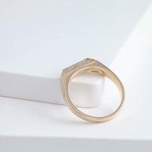 Load image into Gallery viewer, Rutilated quartz signet ring