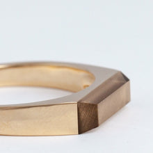 Load image into Gallery viewer, Smoky quartz signet ring