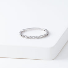 Load image into Gallery viewer, Repeat small oval ring - white gold