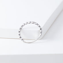 Load image into Gallery viewer, Repeat small oval ring - white gold