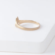 Load image into Gallery viewer, Bunny black diamond signet ring