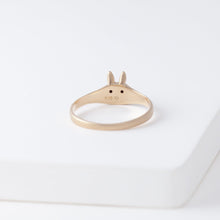 Load image into Gallery viewer, Bunny black diamond signet ring