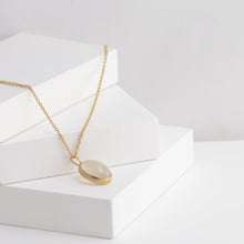 Load image into Gallery viewer, Picture frame moonstone necklace