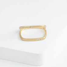 Load image into Gallery viewer, Syami frame ring with diamond