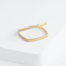 Load image into Gallery viewer, Syami frame ring with diamond