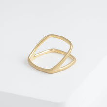 Load image into Gallery viewer, Syami frame ring with diamond