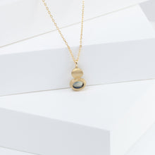 Load image into Gallery viewer, Leaf one-of-a-kind bicolor sapphire necklace