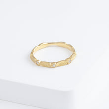 Load image into Gallery viewer, Bloom ring with diamond