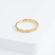 Load image into Gallery viewer, Bloom ring with diamond