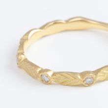 Load image into Gallery viewer, Bloom ring with diamond