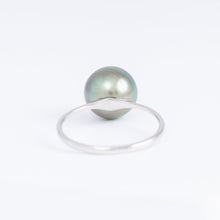 Load image into Gallery viewer, OOAK peacock southsea pearl platinum ring