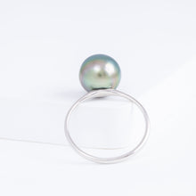 Load image into Gallery viewer, OOAK peacock southsea pearl platinum ring
