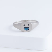 Load image into Gallery viewer, Small happy face platinum signet ring
