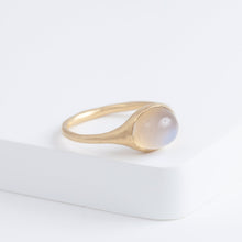 Load image into Gallery viewer, Maxi Yui moonstone ring