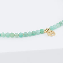 Load image into Gallery viewer, Smiley emerald beads bracelet