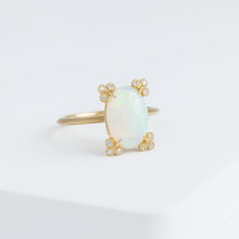 Load image into Gallery viewer, Spread Australian opal ring