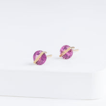 Load image into Gallery viewer, Band round garnet studs