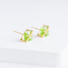 Load image into Gallery viewer, Band square peridot studs