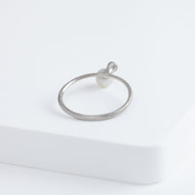 Load image into Gallery viewer, Baby Akoya pearl single pearl diamond platinum ring