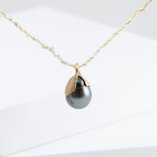 Load image into Gallery viewer, Platy black south sea pearl pendant