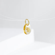 Load image into Gallery viewer, Cleaning cat citrine pendant