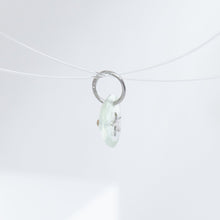 Load image into Gallery viewer, Starfish prehnite pendant