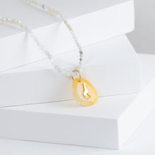 Load image into Gallery viewer, Giraffe yellow opal pendant