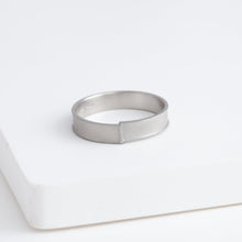 Load image into Gallery viewer, Weld 4mm ring