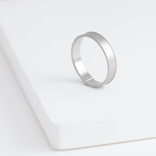 Load image into Gallery viewer, Weld 4mm ring