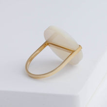 Load image into Gallery viewer, Slice mother of pearl ring