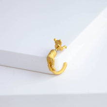 Load image into Gallery viewer, Cat through earring