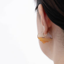 Load image into Gallery viewer, Crest sepia landscape agate Arabesque earrings