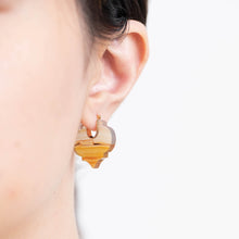 Load image into Gallery viewer, Crest sepia landscape agate Arabesque earrings