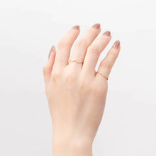 Load image into Gallery viewer, Smooth waves ring