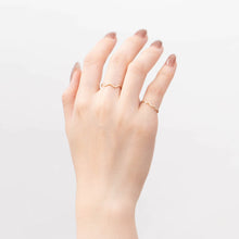 Load image into Gallery viewer, Smooth wavelets ring