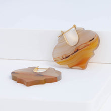 Load image into Gallery viewer, Crest sepia landscape agate Arabesque earrings